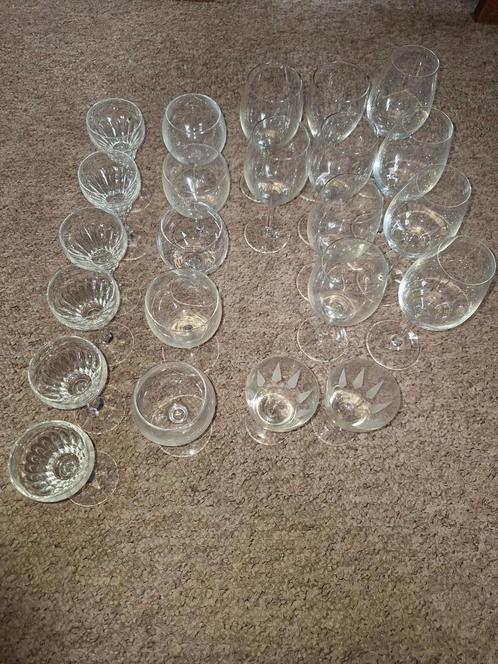 Grote set met diverse soorten (wijn)glazen, 23 stuks, Verzamelen, Glas en Borrelglaasjes, Gebruikt, Overige typen, Ophalen