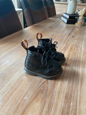 Kinderschoentje maat 20 nieuwstaat bieden en ophalen cborg beschikbaar voor biedingen