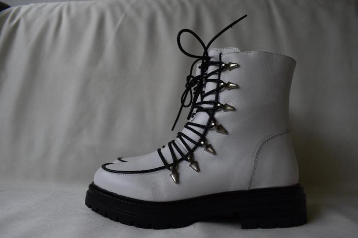 Jan'26 LAZAMANI maat 38 designer laarzen wit leder NIEUW, Kleding | Dames, Schoenen, Nieuw, Lage of Enkellaarzen, Zwart, Ophalen of Verzenden