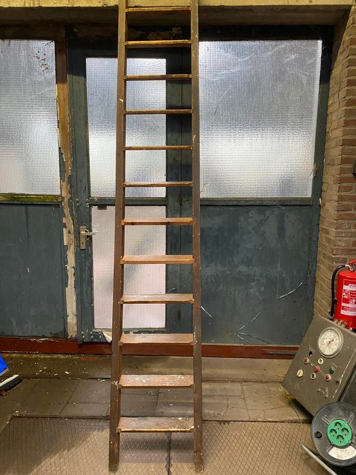 Oude houten bibliotheektrap zoldertrap molenaarstrap 280cm, Antiek en Kunst, Antiek | Woonaccessoires, Ophalen