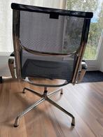 Vitra EA116 Netweave Stoel - Zwart/Chroom, Huis en Inrichting, Fauteuils, Ophalen, Minder dan 75 cm, Design, Zo goed als nieuw