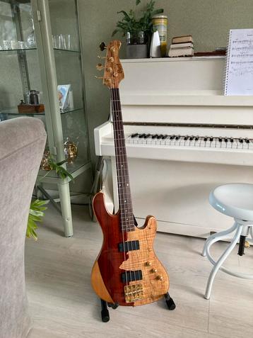 Cort Rithimic Jeff Berlin Basgitaar beschikbaar voor biedingen