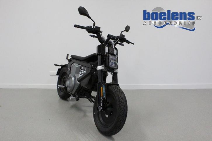 BMW CE 02 | BJ: 2025! | KEYLESS | BTW | LED-KOPLAMP |, Motoren, Motoren | BMW, Bedrijf, Chopper, ABS, LED Verlichting