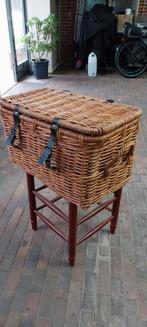 Mooie rieten mand met deksel en handvatten, Overige materialen, Minder dan 50 cm, Gebruikt, Minder dan 50 cm