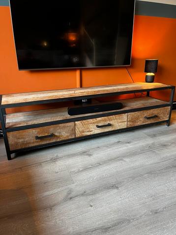 Woonexpresss velp tv kast beschikbaar voor biedingen