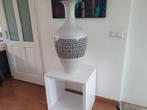 Zeer grote vaas 92 cm hoog 44 cm breed en inclusief tafel, Ophalen, Zo goed als nieuw, Minder dan 50 cm
