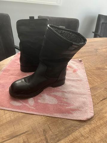 Leuke stoere laarzen beschikbaar voor biedingen