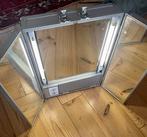 Lichtgewicht koffer met licht en spiegel, Sieraden, Tassen en Uiterlijk, Koffers, Overige materialen, Gebruikt, 50 tot 60 cm, 35 tot 45 cm