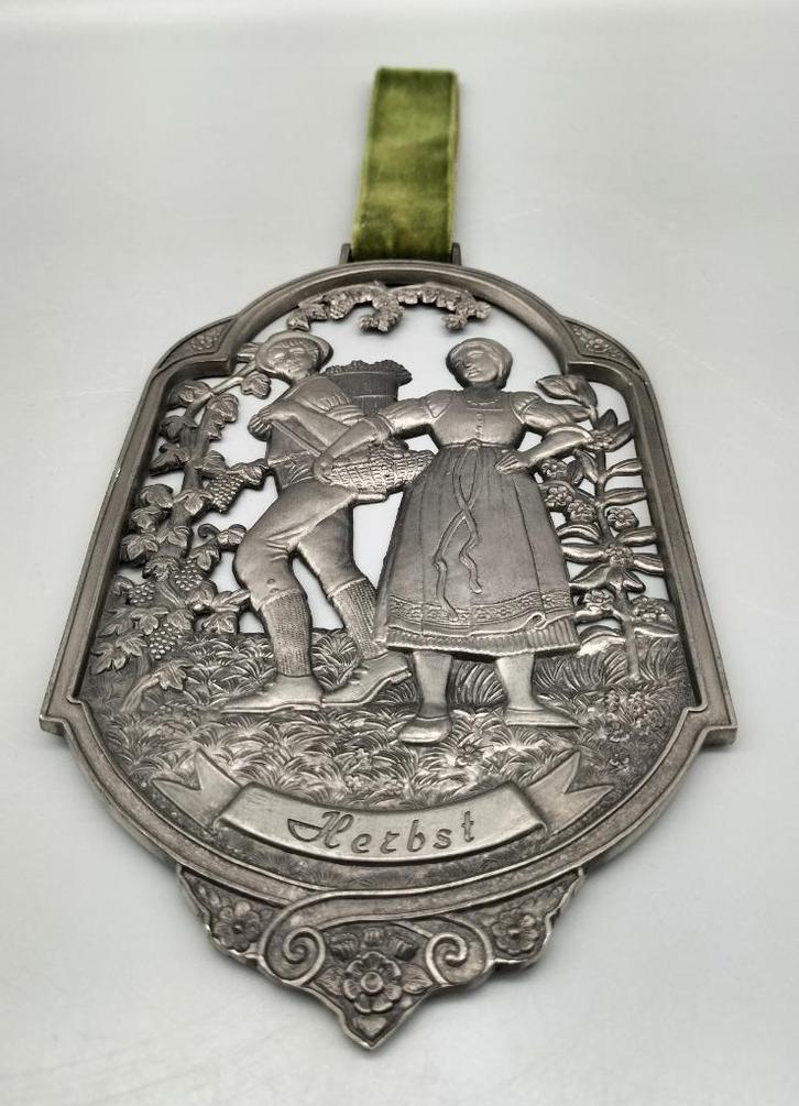 Decoratieve tinnen wandplaquette van Frieling-Zinn  "Herbst, Antiek en Kunst, Curiosa en Brocante, Ophalen of Verzenden