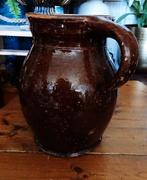 Oude zware grote gres kan geglazuurd bruin met handvat, Ophalen
