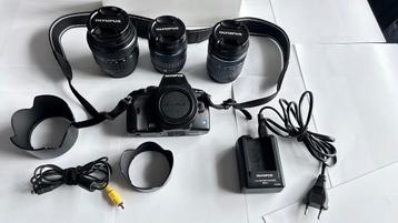 Olympus foto camera incl. 3 lenzen en associeres beschikbaar voor biedingen