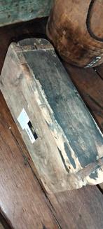 Leuke brocante steenmal afgewerkt met metaal, Ophalen of Verzenden