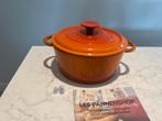 Staub braadpan 20 cm gevlamd Oranje, Huis en Inrichting, Keuken | Potten en Pannen, Gietijzer, Ophalen of Verzenden, Zo goed als nieuw