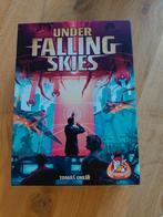 Under falling skies - Bordspel, Ophalen of Verzenden, Zo goed als nieuw