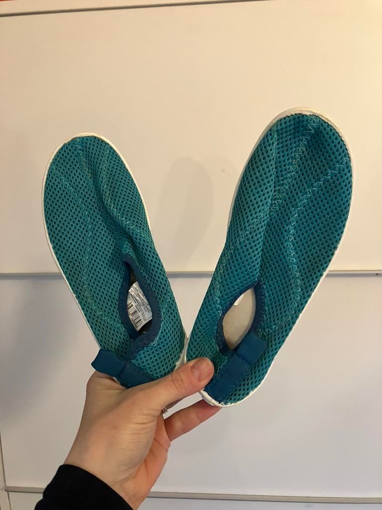 Waterschoenen maat 32 / 33 decathlon zwemles, Kinderen en Baby's, Kinderkleding | Schoenen en Sokken, Ophalen of Verzenden, Gebruikt