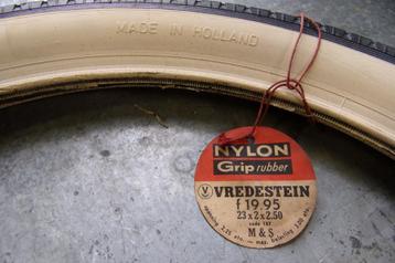 NOS Bromfietsbanden Michelin, Vredestein, Dunlop Continental beschikbaar voor biedingen