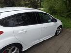 Ford Focus 2.0 Ecoboost 184KW 5DRS H6 2017 Wit, Auto's, Te koop, Geïmporteerd, 5 stoelen, 1337 kg