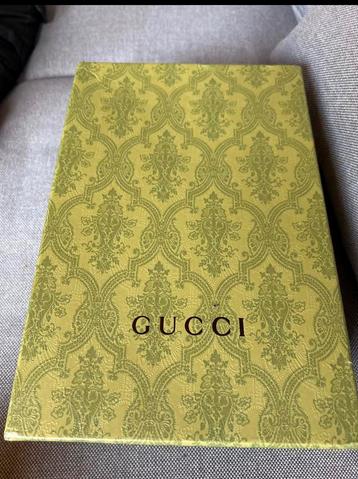 Gucci slippers maat 38 tm 45 (zwart en wit) beschikbaar voor biedingen