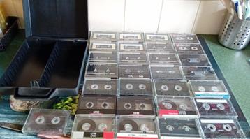 Cassette's (28) en twee opbergkoffertjes....... beschikbaar voor biedingen