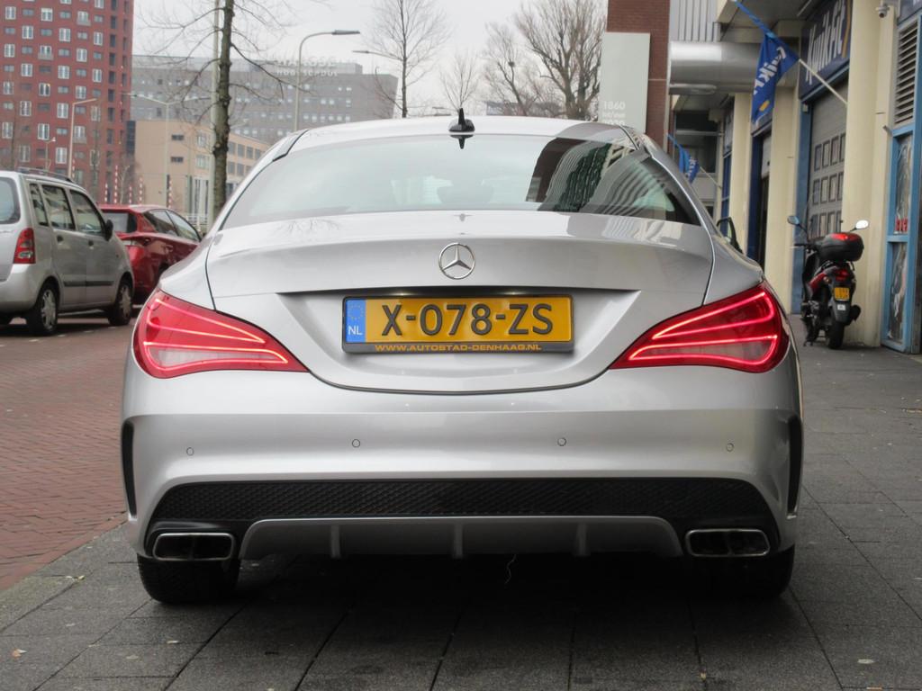 Mercedes-Benz CLA-klasse 200 AMG Automaat Leer Navi Camera, Auto's, Mercedes-Benz, Euro 6, 715 kg, Leder en Stof, 1595 cc