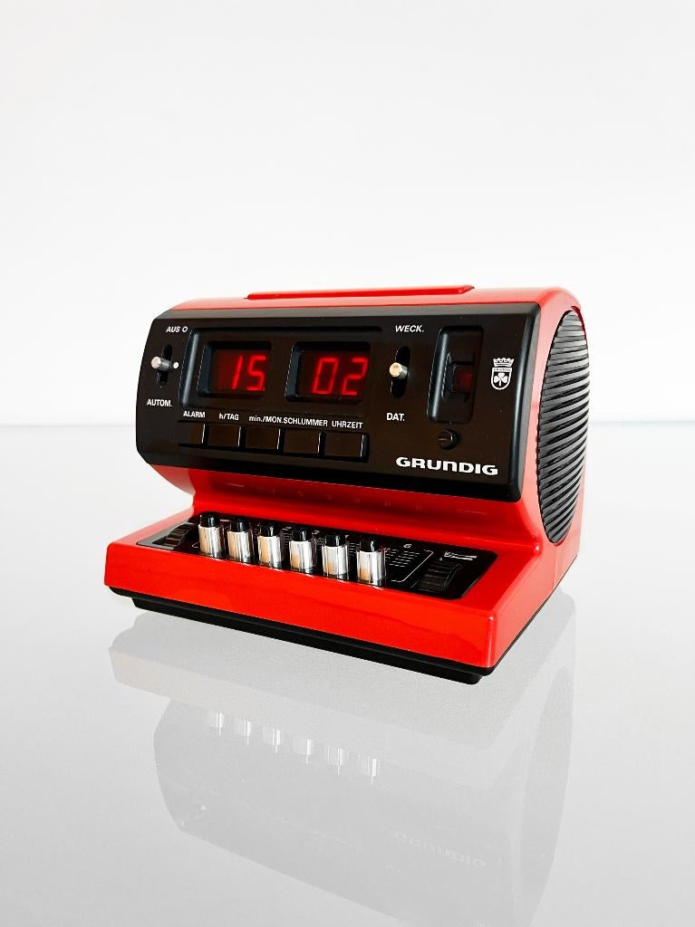Vintage Space Age Grundig Sonoclock wekker radio, Ophalen of Verzenden, Zo goed als nieuw