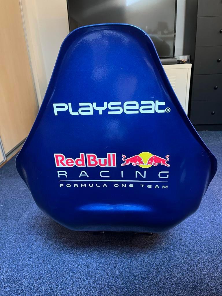 F1 Playseat Red Bull Racing met Logitech stuur en pedalen, Ophalen, Gebruikt, Zonder controller, Met games