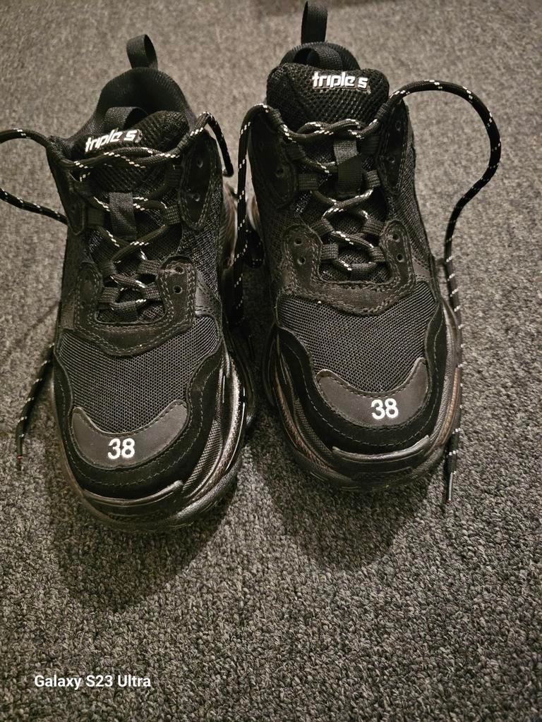 Balenciaga Triple S Sneakers Maat 38 Zwart, Balenciaga, Zwart, Ophalen of Verzenden, Sneakers of Gympen