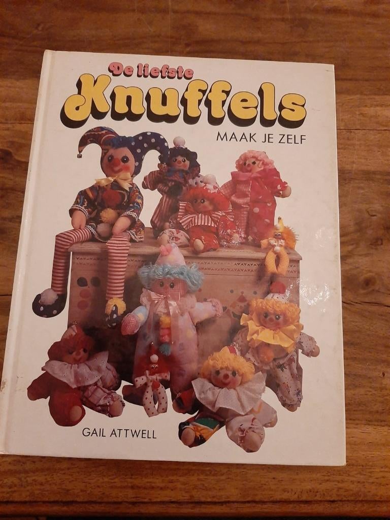 De leukste knuffels maak je zelf, Ophalen of Verzenden, Gelezen, Borduren en Naaien