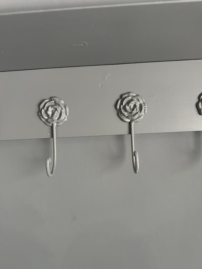 Brocante wandplank met haken., Sieraden, Tassen en Uiterlijk, Ophalen, Zo goed als nieuw, Staal