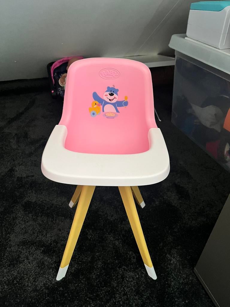 Eetstoeltje pop, Kinderen en Baby's, Speelgoed | Poppen, Ophalen of Verzenden, Gebruikt, Babypop