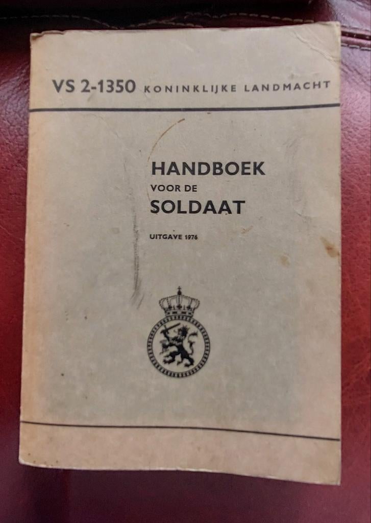 Handboek voor de soldaat 1976, Ophalen of Verzenden, Landmacht, Nederland, Boek of Tijdschrift