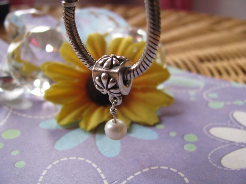 Pandora DANGLE bedel 790535P = bloemen + zoetwater PAREL, Pandora, Ophalen of Verzenden, Zo goed als nieuw, 1 bedel