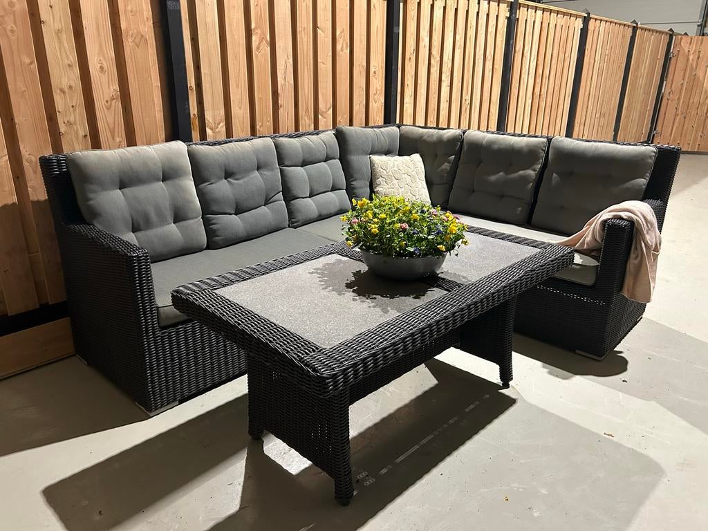 Luxe Wicker Loungeset met Salontafel - Zo Goed als Nieuw