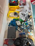 Heel veel lego, kleur gesorteerd, trein, politiebureau, etc, Ophalen