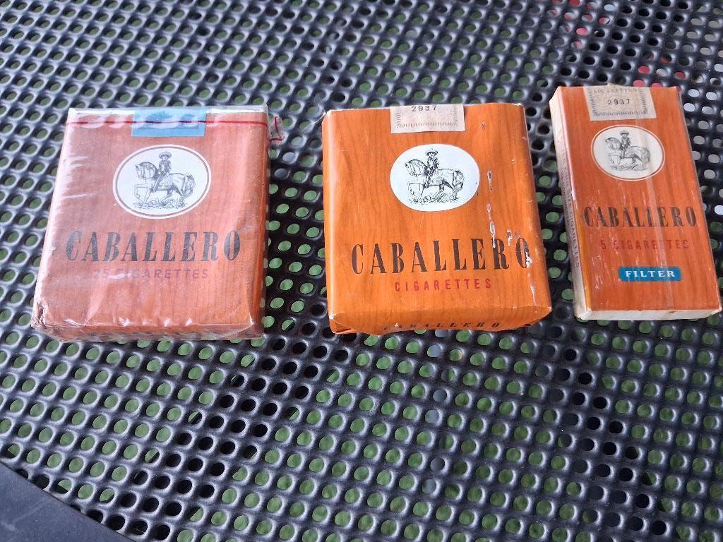 3 oude pakjes Caballero, Verzamelen, Ophalen of Verzenden, Zo goed als nieuw, Tabaksdoos of Verpakking