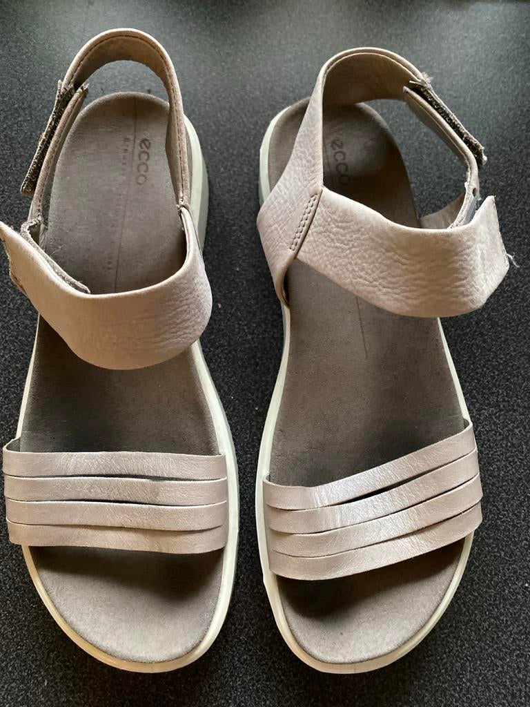 Ecco sandalen - Zo goed als nieuw, Ophalen of Verzenden, Zo goed als nieuw, Beige, Sandalen of Muiltjes