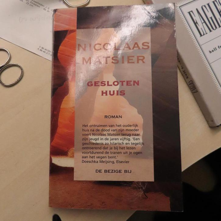 Nicolaas Matsier Gesloten Huis 1997 bezige bij  Boeiend, Boeken, Romans, Zo goed als nieuw, Verzenden