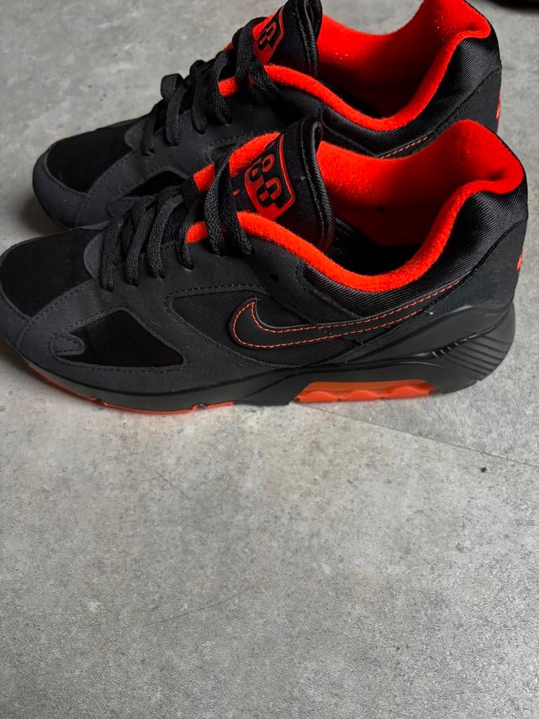 Nike Air max 180 Hyper Crimson maat 41, Kleding | Heren, Schoenen, Zwart, Ophalen of Verzenden, Sneakers of Gympen, Zo goed als nieuw