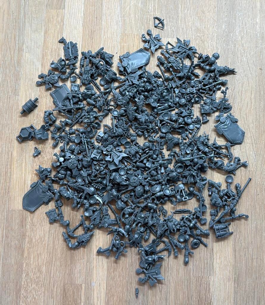 Warhammer Dwarf bits mix #4, Hobby en Vrije tijd, Wargaming, Ophalen of Verzenden, Zo goed als nieuw, Warhammer
