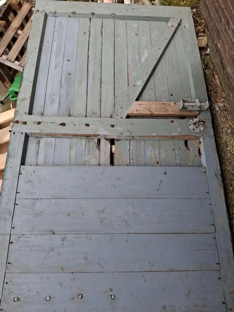 Gratis Buiten deur met hang en sluitwerk 122 bij 227, Doe-het-zelf en Verbouw, Deuren en Horren, Ophalen of Verzenden, Buitendeur