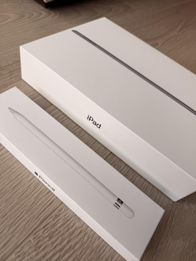 Apple iPad (2020) 10,2 inch Wi-Fi 128GB Grijs + Apple Pencil, 10 inch, Apple iPad, Ophalen of Verzenden, Zo goed als nieuw