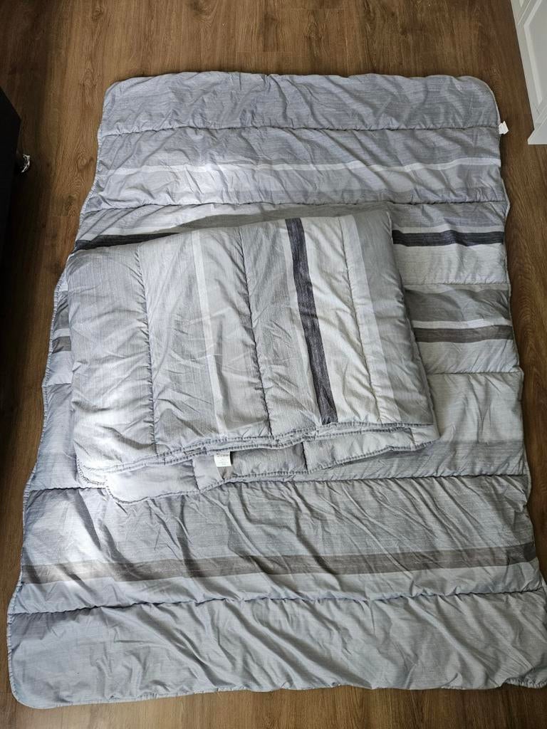 2x grijs gestreepte Zelesta (zomer)dekbed 140x200, Eenpersoons, Ophalen of Verzenden, Grijs, Deken of Dekbed