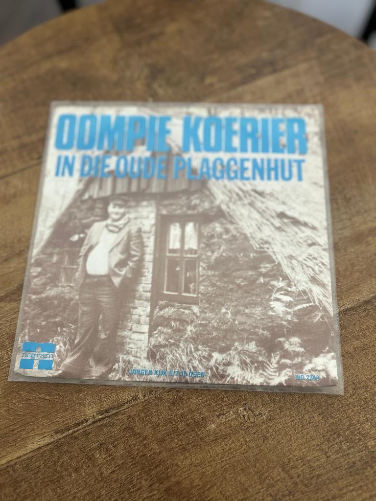 Oompie Koerier-In die oude plaggehut, 7 inch, Single, Ophalen of Verzenden, Zo goed als nieuw