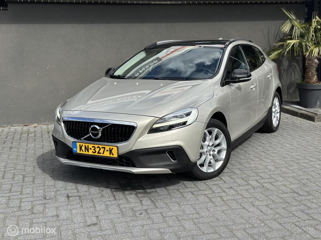 Volvo V40 Cross Country 2.0 D2 Nordic+ Automaat |Leder |Pano, Auto's, Euro 6, 4 cilinders, Bedrijf, Diesel