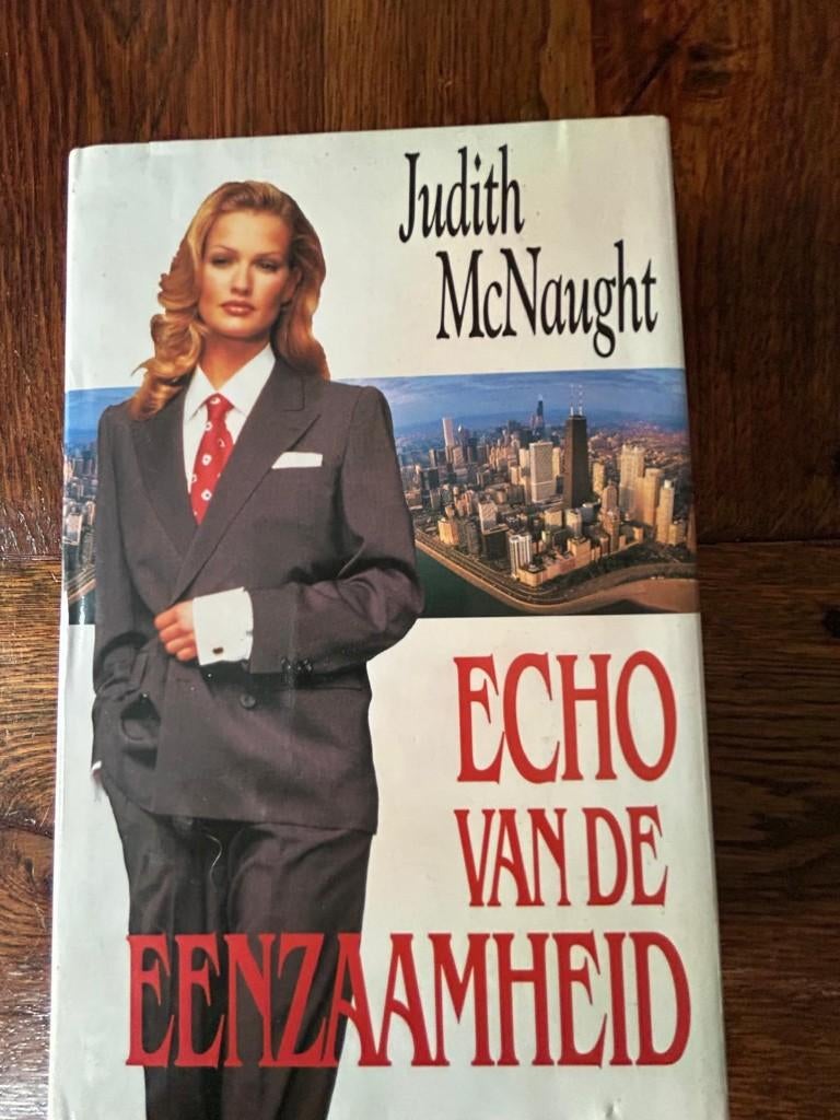 D7-boek Echo van de eenzaamheid van Judith McNaught, Boeken, Ophalen, Gelezen