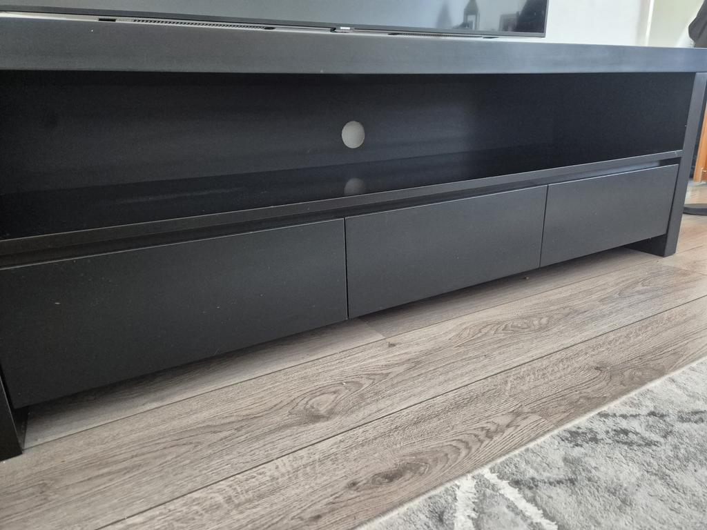 Zwart TV-meubel met opbergruimte, Huis en Inrichting, Woonaccessoires | Cd- en Dvd-rekken, Gebruikt, Minder dan 25 discs, Ophalen of Verzenden