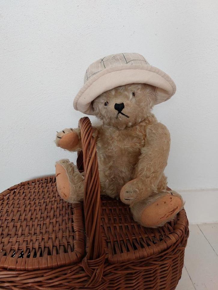 Oude beer, Verzamelen, Beren en Cherished Teddies, Gebruikt, Stoffen beer, Overige merken, Ophalen of Verzenden