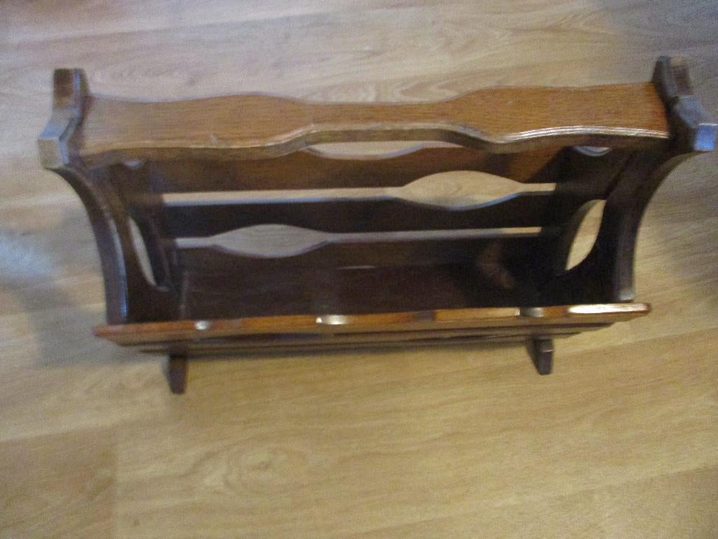 kranten bak krantenbak oud lectuurbak van hout fraai, Ophalen, Zo goed als nieuw