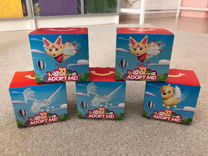 Happy Meal Mc Donalds 2025 Roblox Adopt Me! 5x NIEUW!!, Verzamelen, Poppetjes en Figuurtjes, Nieuw, Ophalen of Verzenden