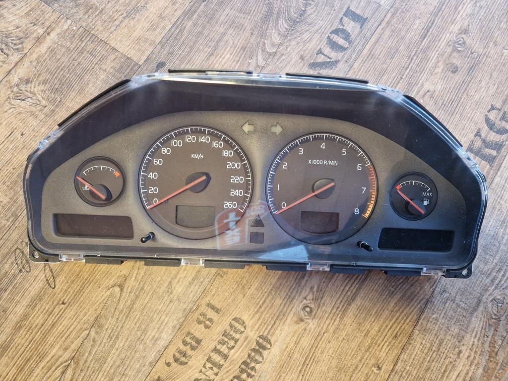 Volvo teller klok tellerklok dashboard v70 xc70, Ophalen of Verzenden, Gebruikt, Volvo